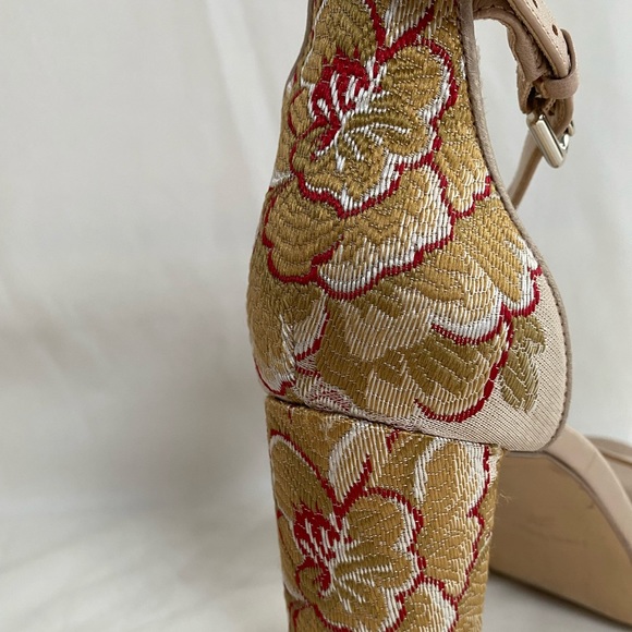 Nine West Nude heels - Picture 2 of 7